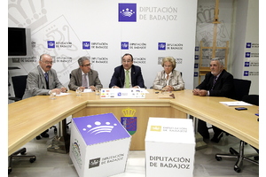 Normal fotos del muro de federacion de asociaciones extremenas en cataluna 20150421125656 f3