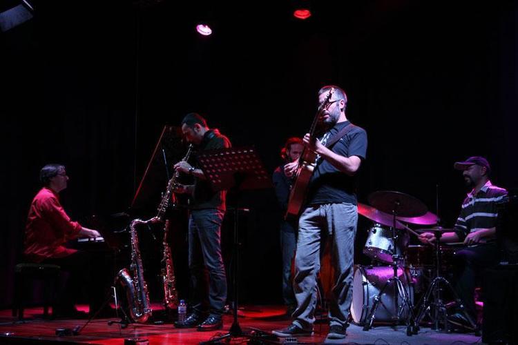Normal jazz en vivo con felipe villar trio los santos de maimona