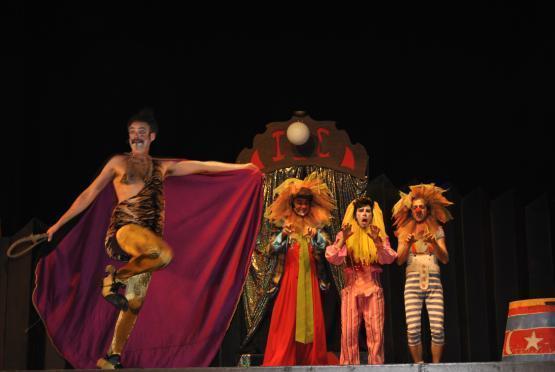 Normal teatro invokeision circus en caceres
