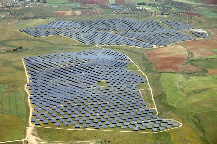 Visita a Planta Solar de Don Álvaro: Paseo tecnológico y difusión de las energías renovables
