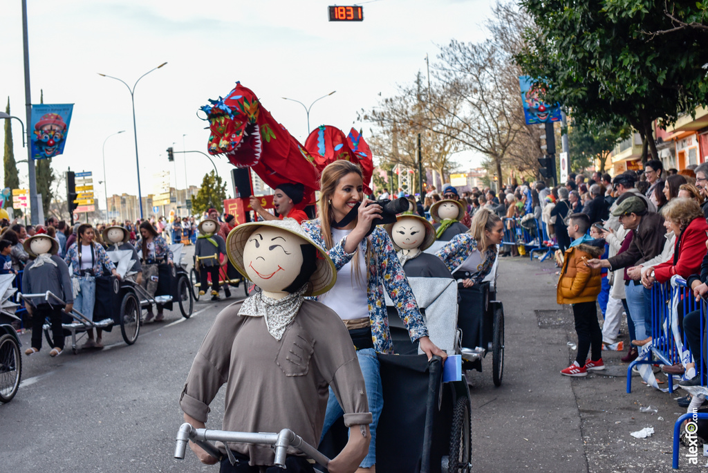 Grupos menores y artefactos en el desfile de Comparsas Carnaval de Badajoz 2019 18