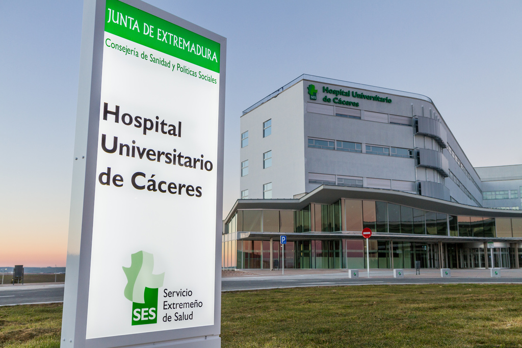 Los cinco quirófanos de Cirugía Mayor Ambulatoria del Hospital Universitario de Cáceres funcionarán al completo a primeros de mayo