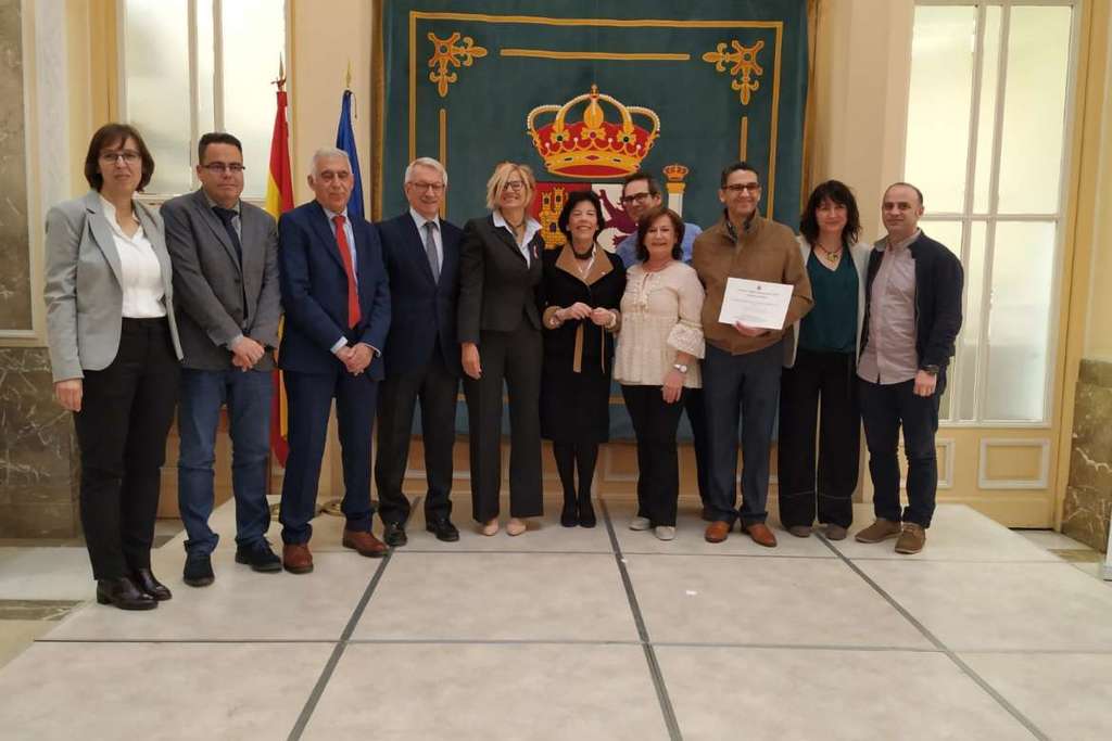 El CEPA ‘Abril’ de Badajoz recoge el premio nacional ‘Miguel Hernández’ al aprendizaje a lo largo de la vida por su proyecto 'Prometeo'