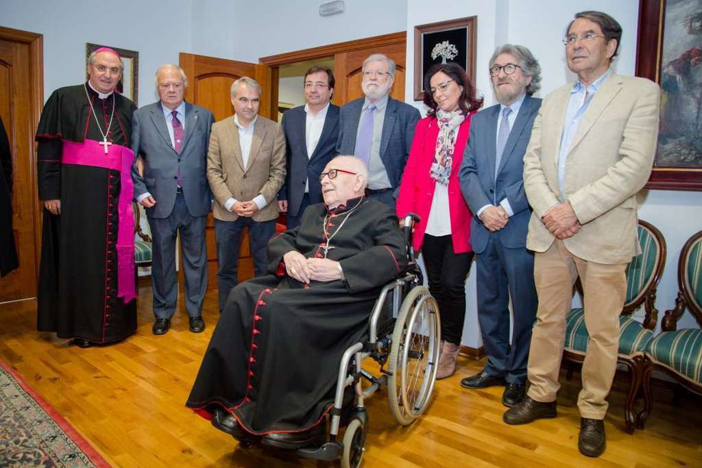 Fernández Vara destaca la labor de diálogo y consenso realizada por Antonio Montero como arzobispo de Mérida-Badajoz