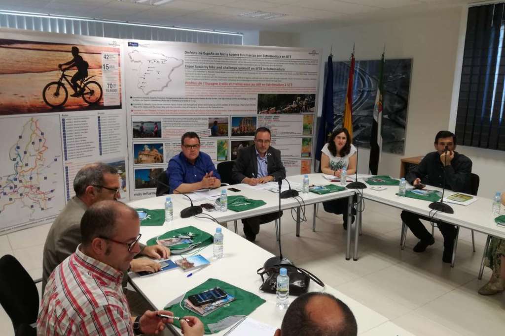 La Junta de Extremadura impulsa la creación del Comité de Cicloturismo de Extremadura