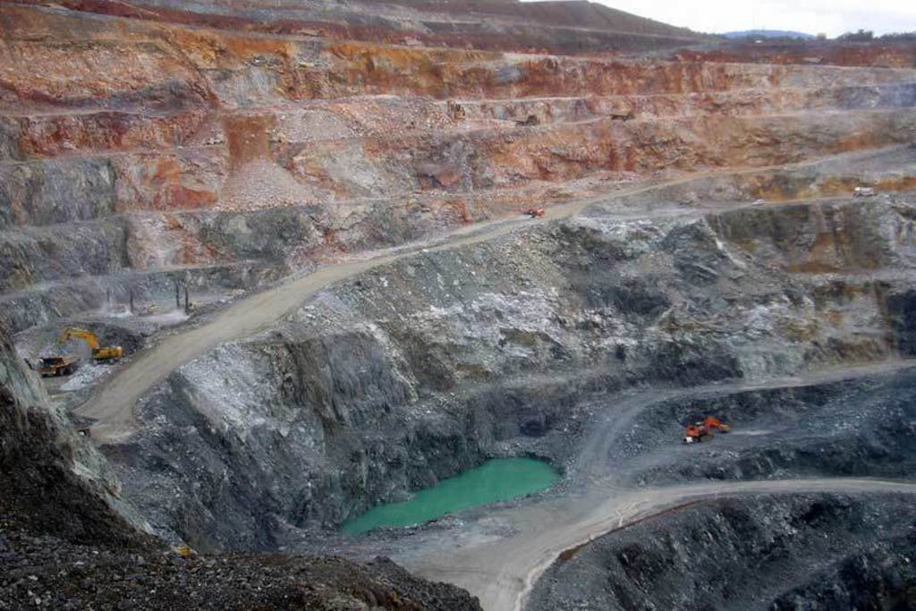 Navarro se muestra prudente sobre la reapertura de la mina Aguablanca tras su venta a Valoriza Minería