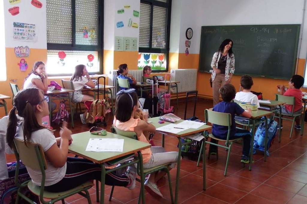 La Junta de Extremadura promueve la cooperación cultural y educativa con Portugal mediante convivencias entre escolares en el país vecino