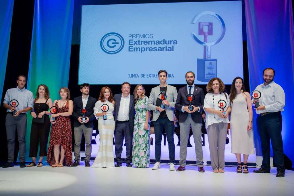 El presidente de la Junta de Extremadura asiste a la entrega de la I edición de los Premios Extremadura Empresarial en Mérida