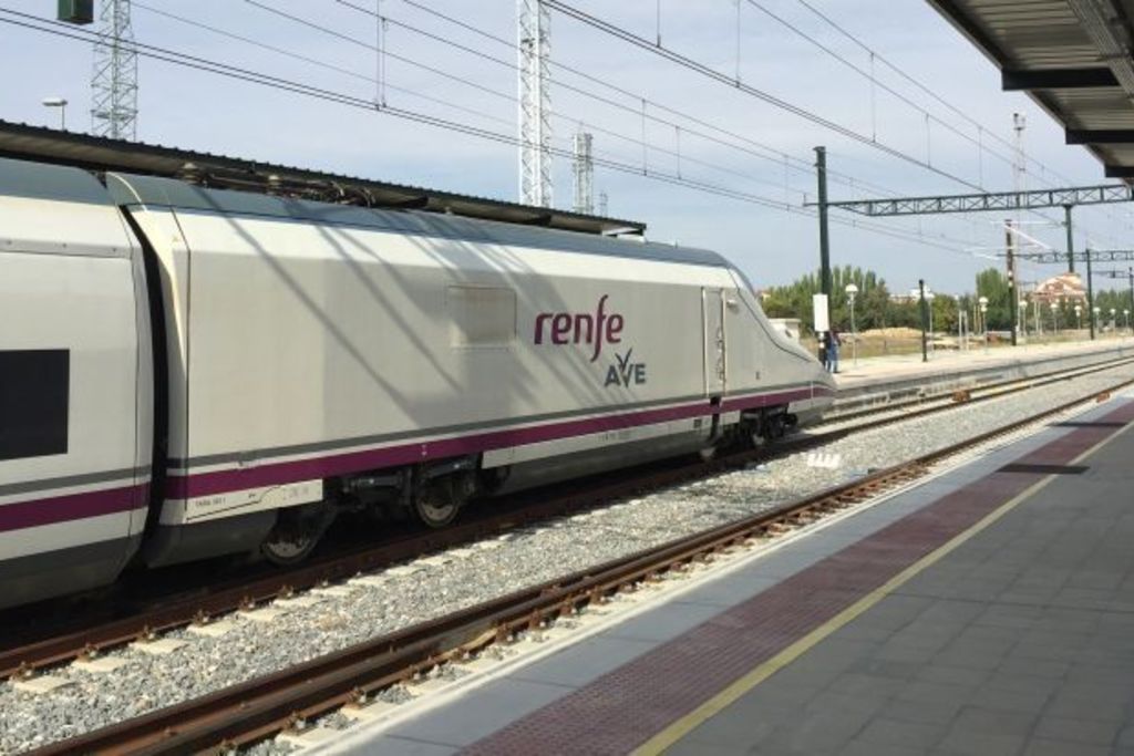 Unidas por Extremadura denuncia que “la electrificación del tren llega con décadas tarde”