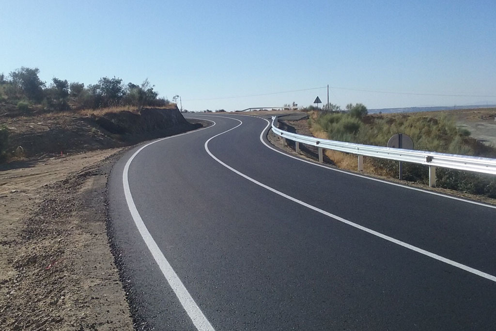 Finaliza el acondicionamiento de la carretera que une Casas de Millán con la N-630 y la A-66