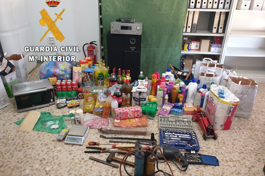 La Guardia Civil detiene a los presuntos autores de los últimos robos cometidos en establecimientos comerciales de Logrosán