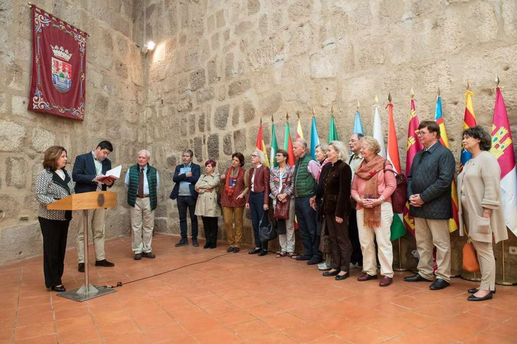 La vicepresidenta de la Junta recibe en Mérida a miembros del grupo ‘Europa Nostra’ de defensa del patrimonio