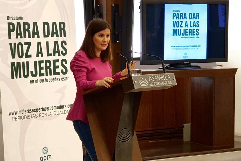 Gil Rosiña subraya que el Directorio de Mujeres Expertas de Extremadura es una herramienta útil para comunicar en igualdad