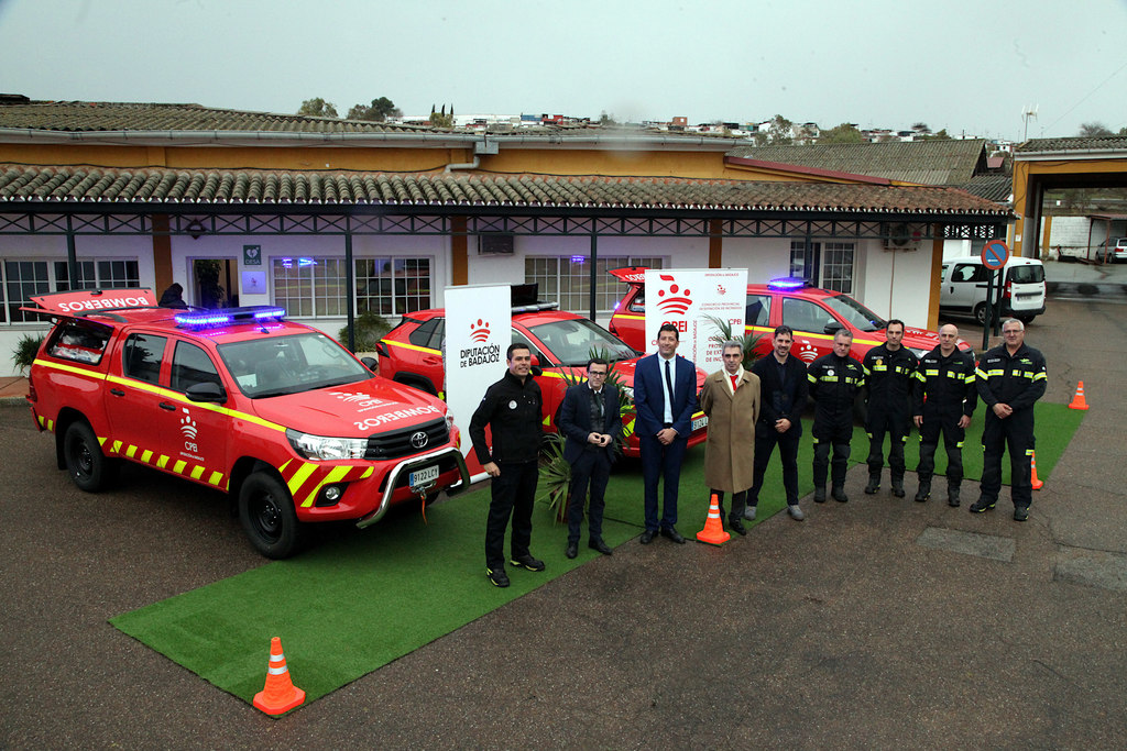 Los bomberos de la provincia de Badajoz refuerzan su parque móvil con tres nuevos vehículos
