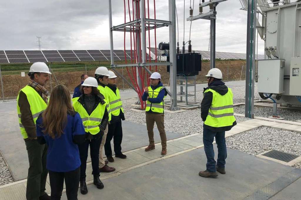 La Consejera para la Transición Ecológica y Sostenibilidad visita la planta fotovoltaica ‘La Solanilla’