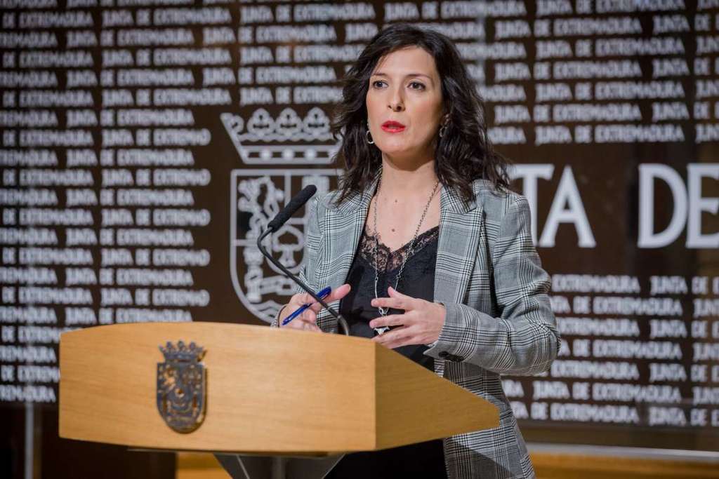 Esther Gutiérrez asegura que Extremadura no se desmarcará de una posición común de las comunidades autónomas en las oposiciones docentes