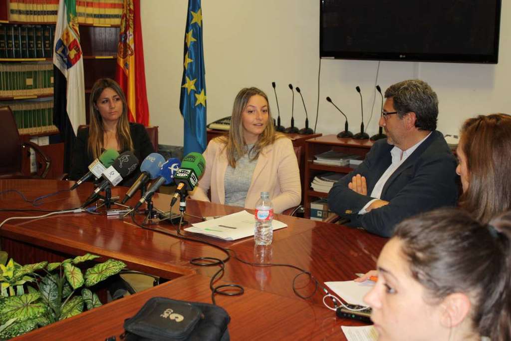 La Junta de Extremadura anima a participar al tejido empresarial en el Programa II del Plan de Empleo Social