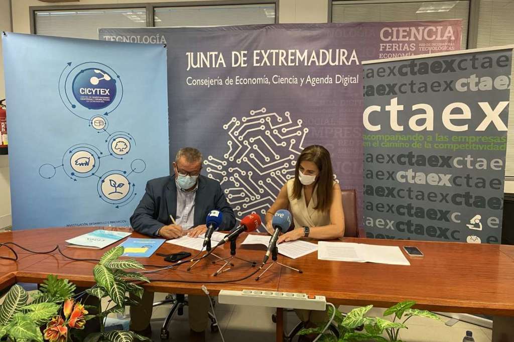 Los centros de investigación extremeños CICYTEX y CTAEX firman un convenio de colaboración para dinamizar la I+D+i en el sector agroalimentario