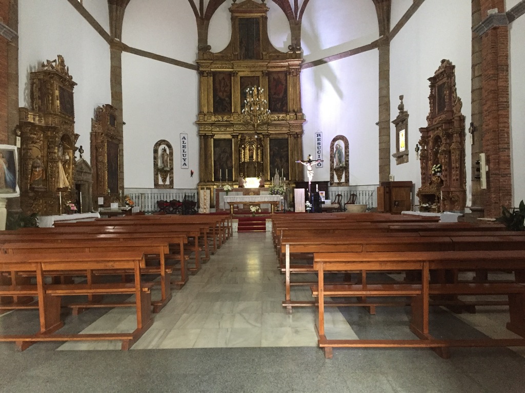 Interior de la Iglesia de Santa Marta de Salvaleón