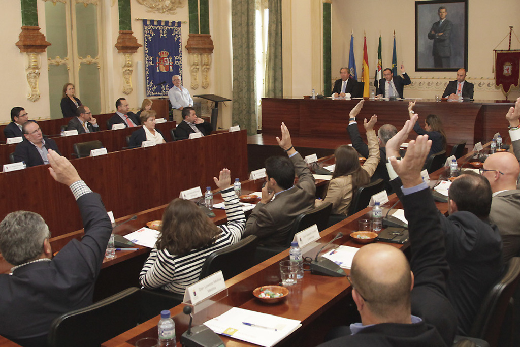 La Diputación de Badajoz aprueba el convenio de colaboración con la Junta de Extremadura para la financiación del Plan de Empleo Social