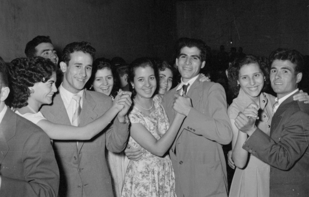 Baile en el LIceo de Artesanos de Olivenza. Ricardo Martínez Teodoro (años 50)