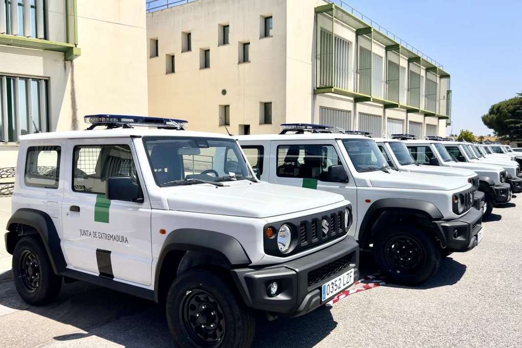 La Junta de Extremadura adquiere 16 vehículos todoterreno para los agentes del Medio Natural por un importe de 380.642 euros