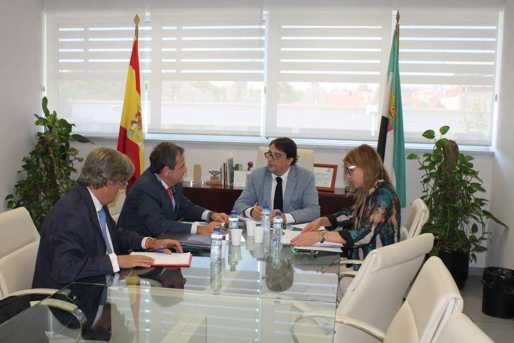 La Junta de Extremadura y la SAREB colaboran para solucionar los problemas de quienes han perdido su casa por motivos económicos
