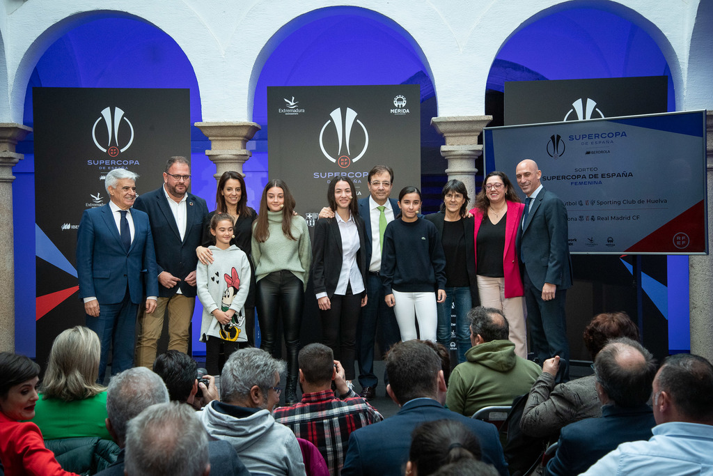 Vara destaca el avance en la incorporación de la mujer como sinónimo de éxito en el deporte español