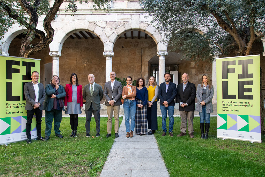 La consejera de Cultura, Turismo y Deportes presenta el Festival Internacional de Literatura en Español de Extremadura con más de 50 actividades y 90 participantes