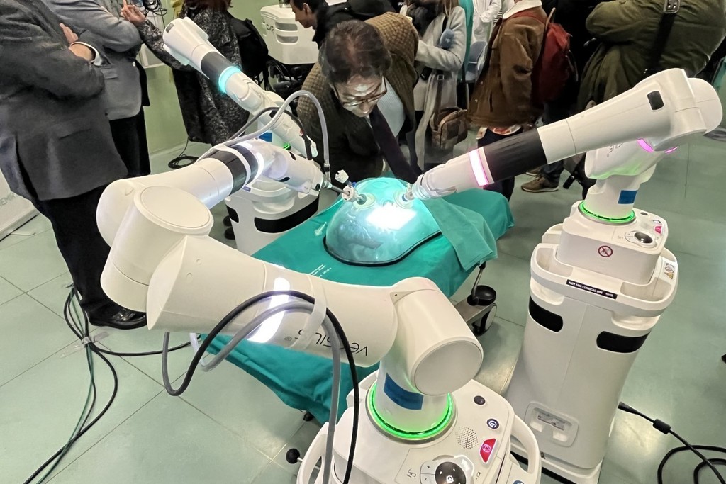La Junta apuesta por seguir desarrollando la cirugía robótica mediante la innovación y la vanguardia que representa el CCMIJU