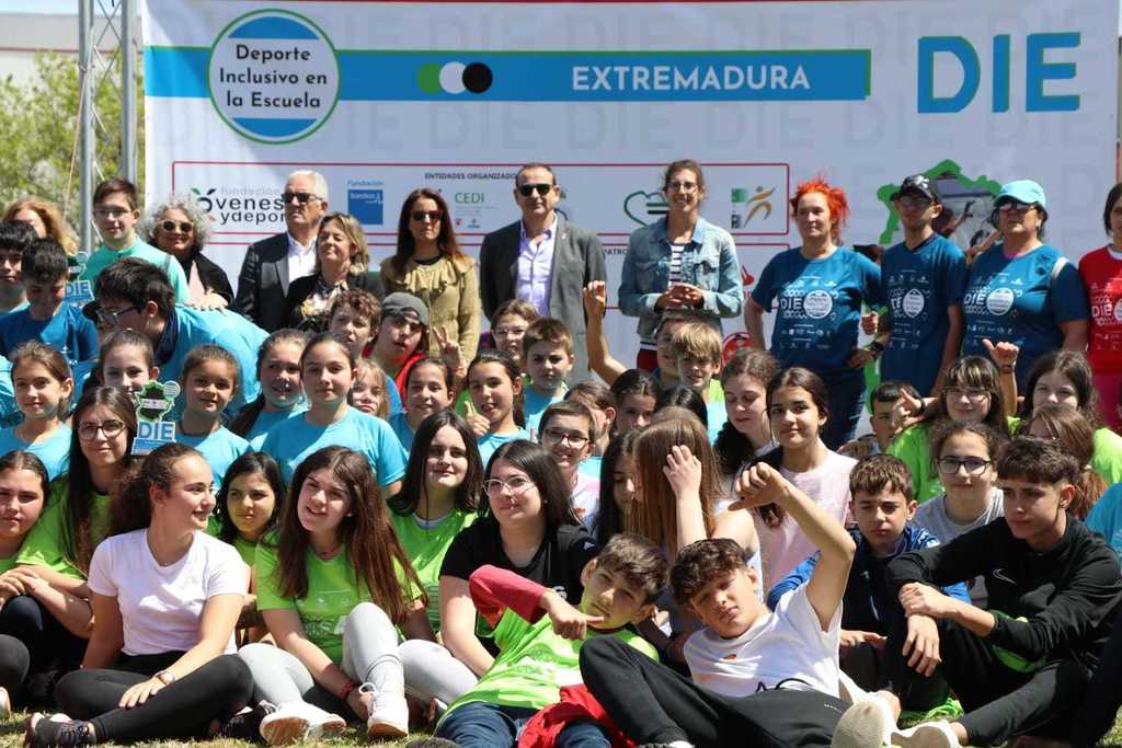 Un total de 200 escolares participan en Cáceres en la clausura del Programa "Deporte inclusivo en la escuela"