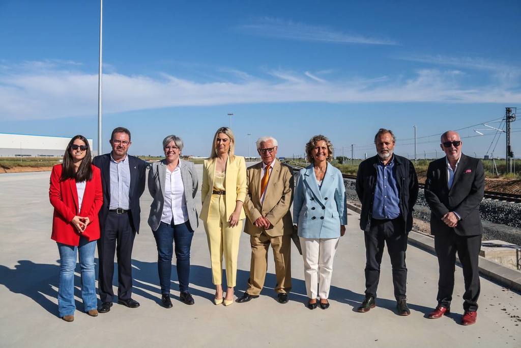 Rafael España y Leire Iglesias reciben a la ministra de Cohesión Territorial de Portugal en su visita a la Plataforma Logística de Suroeste Europeo en Badajoz