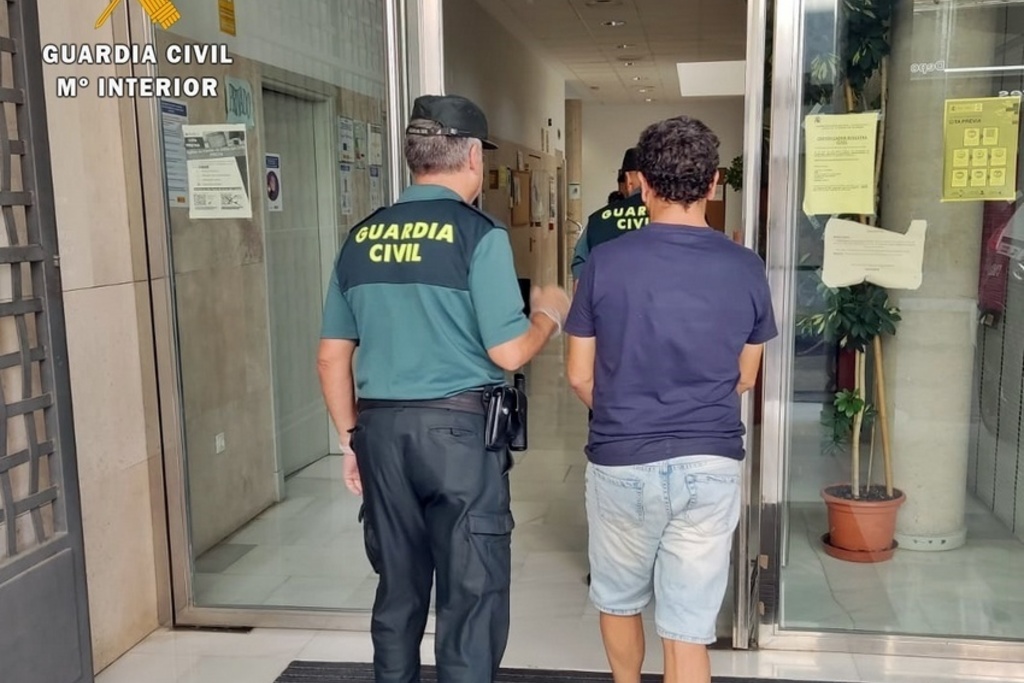 La Guardia Civil detiene a un vecino de Ribera del Fresno por sustraer joyas valoradas en unos 14.000 euros