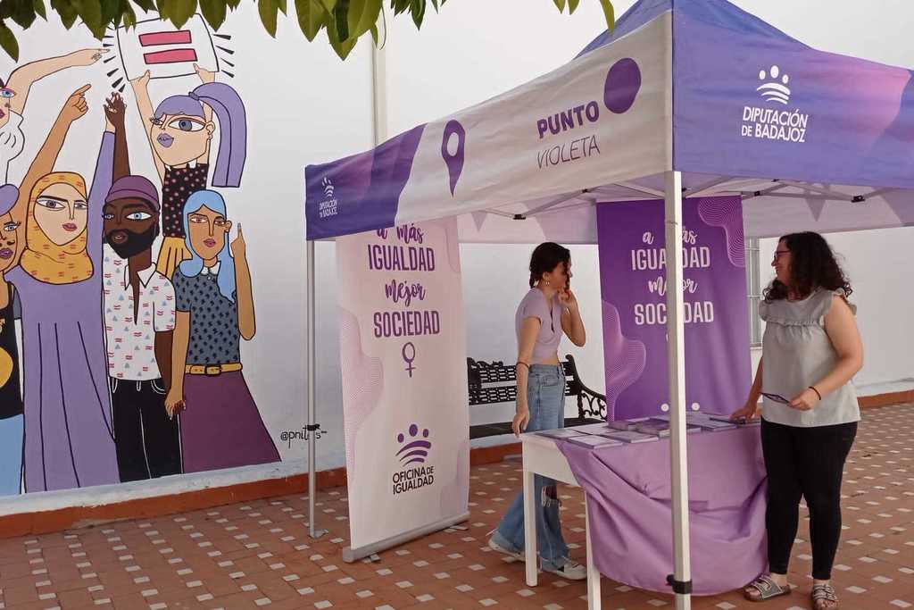 El Área de Igualdad de Diputación de Badajoz pone a disposición ‘Puntos Violeta’ para los municipios de la provincia