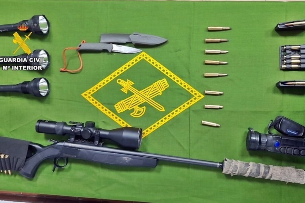 La Guardia Civil investiga a una persona por tenencia ilícita de armas