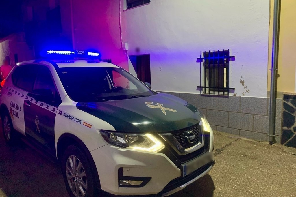 La Guardia Civil detiene a los supuestos autores del robo en el interior de una vivienda en Zorita