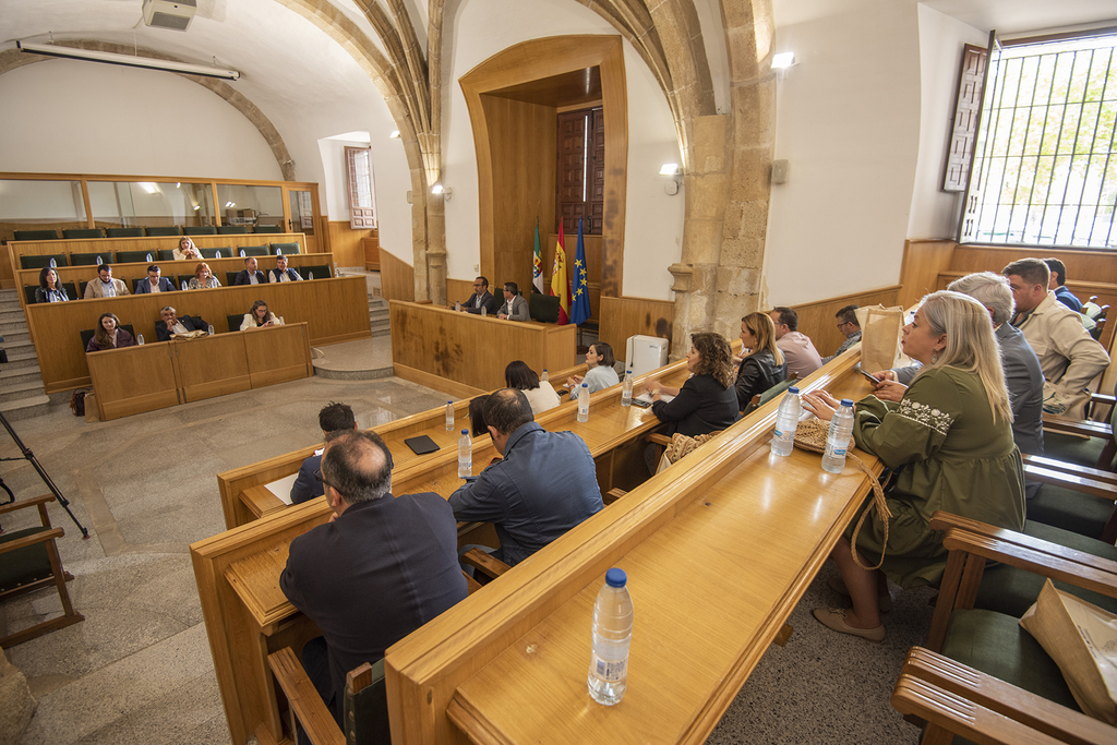 Las Diputaciones Provinciales de Cáceres y Badajoz se reúnen para una puesta en común de sus políticas