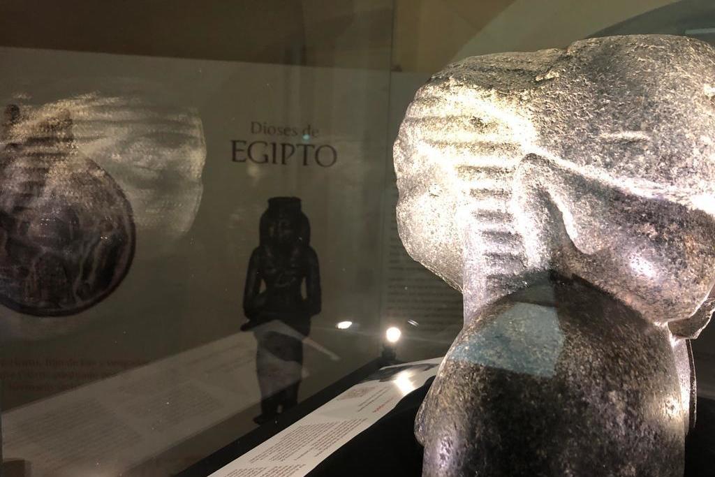 El Museo Arqueológico de Badajoz reúne en una exposición inédita más de veinticinco piezas de la civilización egipcia