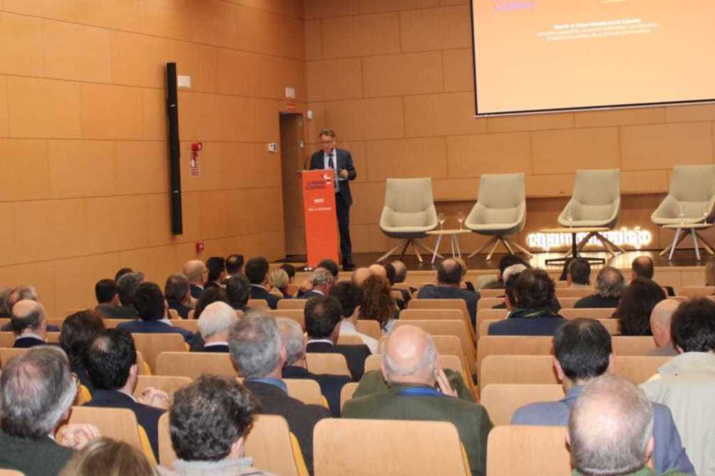 Víctor del Moral valora las energías renovables como una oportunidad para el desarrollo de Extremadura y para fijar población al territorio