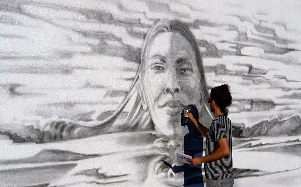 David Aguilar pintura mural en  Hoyos “Sonbaty" 2015
