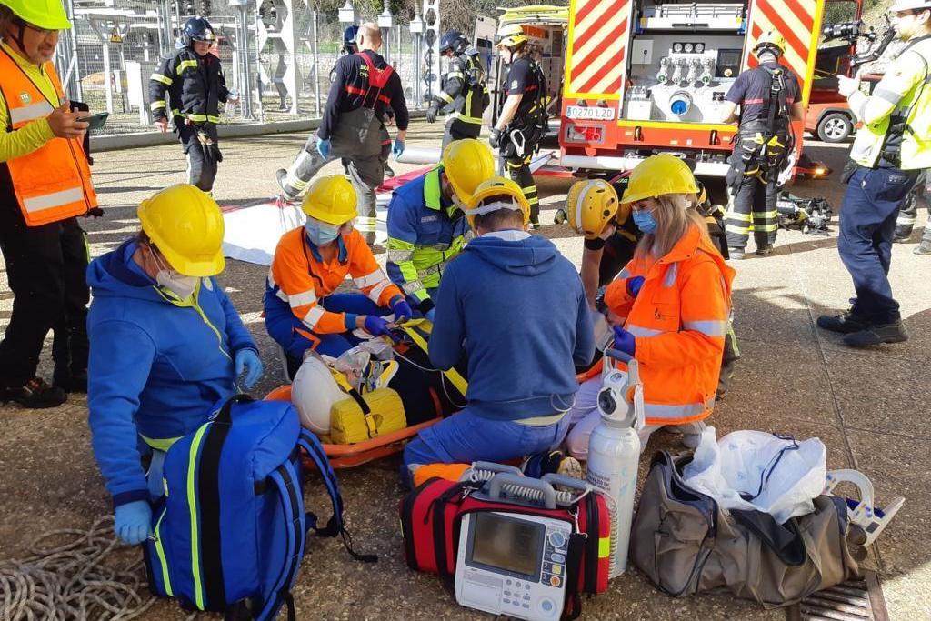 El 112 Extremadura coordina el primer simulacro de incendio y evacuación en una central hidroeléctrica en la región