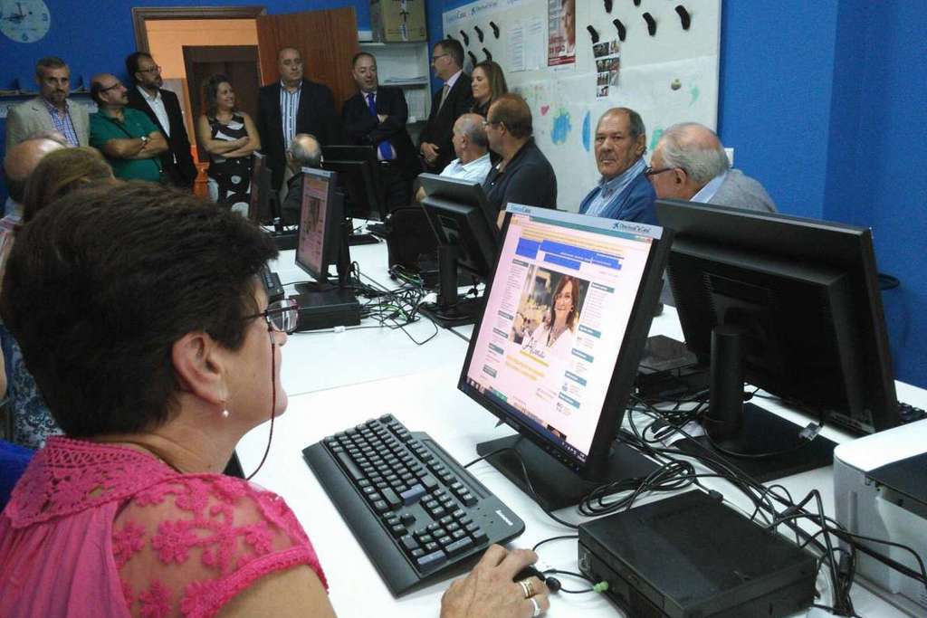 Sanidad y Políticas Sociales presenta en San Vicente de Alcántara el nuevo curso para personas mayores