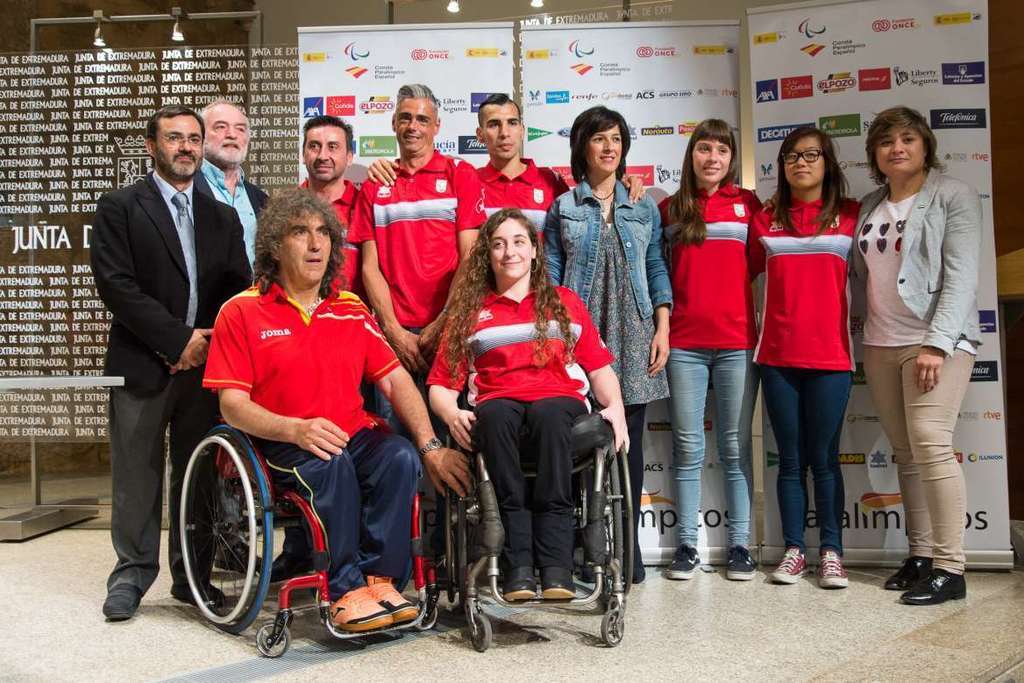 Esther Gutiérrez presenta a los deportistas extremeños preseleccionados para los Juegos Paralímpicos de Río de Janeiro