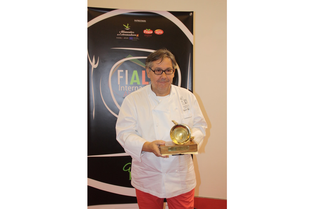 El chef César Ráez premiado con El Almirez en FIAL 2015