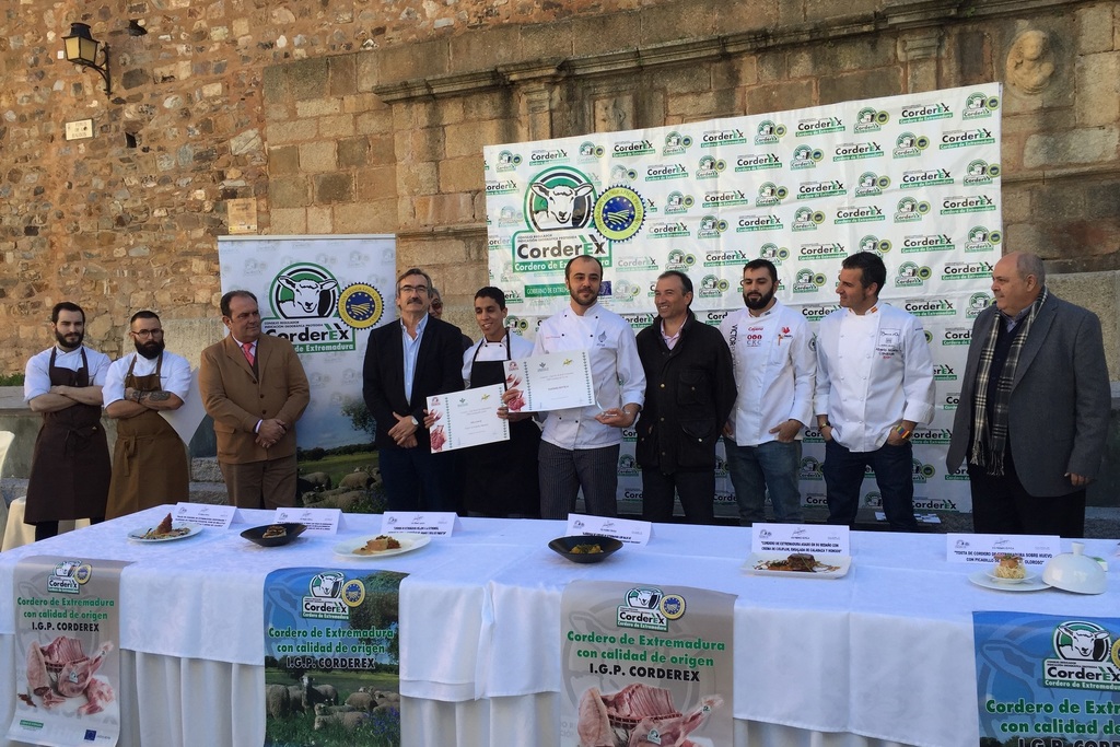 El chef Víctor Corchado, ganador del VIII Premio Espiga Corderex-Caja Rural de Extremadura