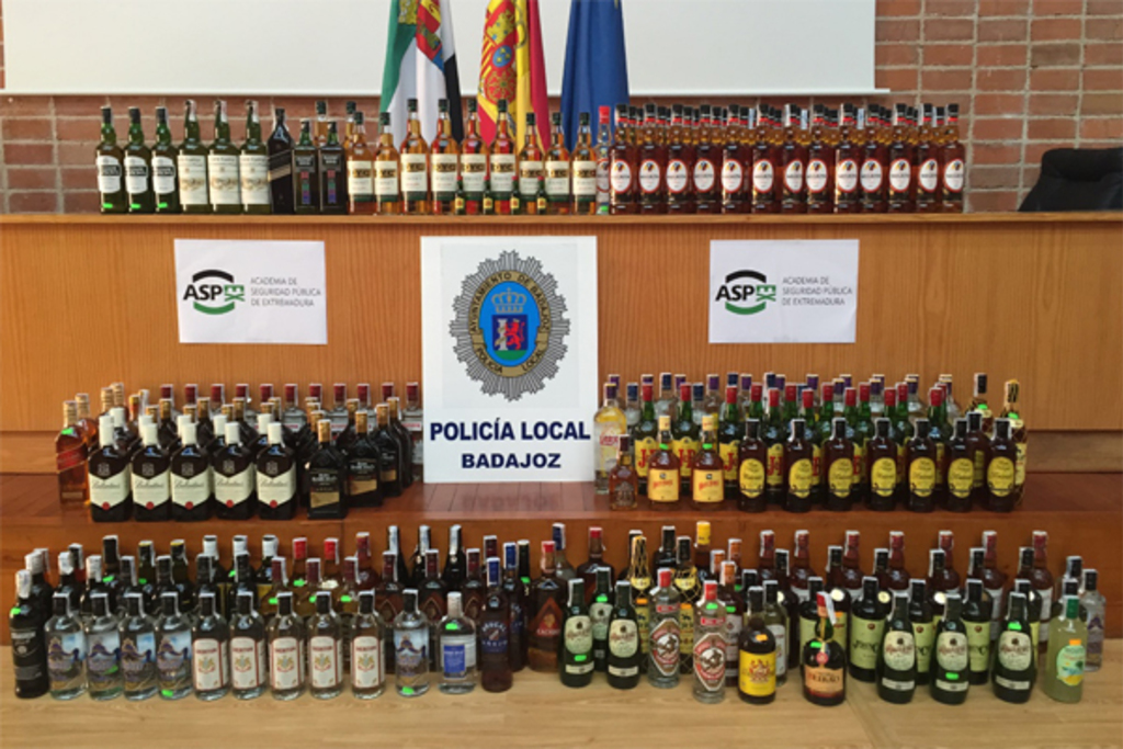 Intervienen 250 botellas de bebidas alcohólicas en tiendas de conveniencia de Badajoz