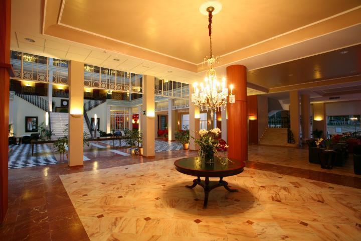Gran Hotel Aqualange Entrada y Hall de Recepción