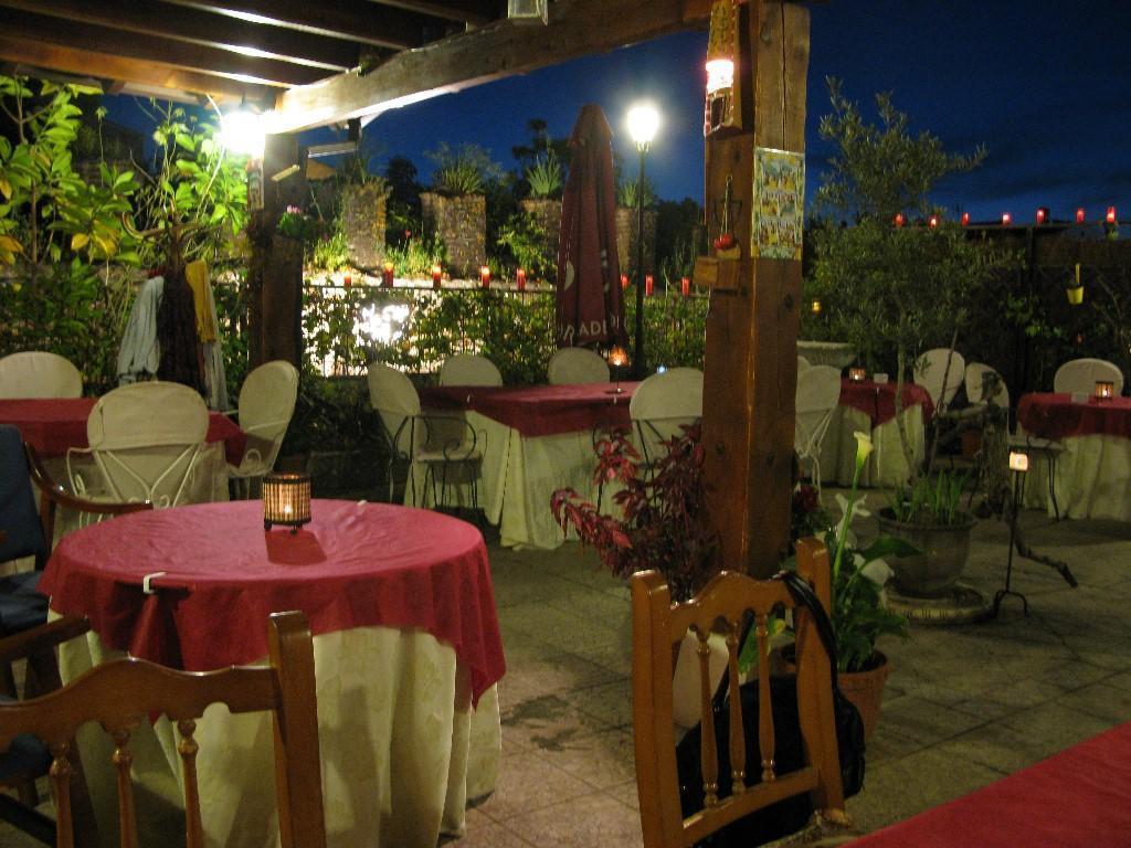 Nuestra terraza. Restaurante Casa Juan.  Terraza de Restaurante Casa Juan. Plasencia