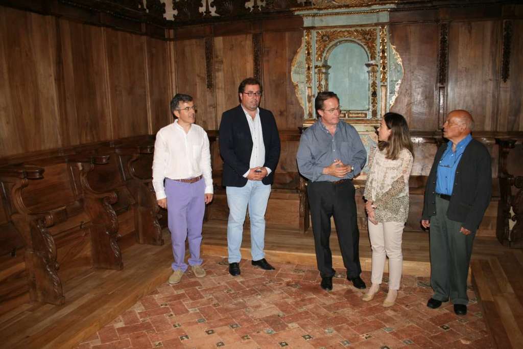 Cultura rehabilita la escalera de Torre Julia en la Iglesia de Santa María la Mayor de Trujillo, inaugurada junto con la nueva sillería