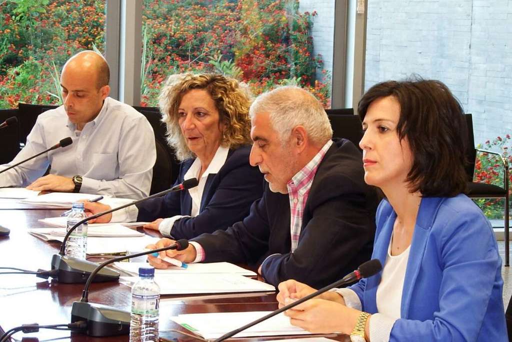 Junta de Extremadura y sindicatos acuerdan un procedimiento informático para agilizar la cobertura de vacantes durante el próximo curso
